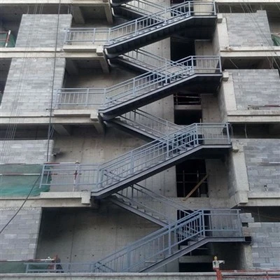 Escalera de estructura de acero